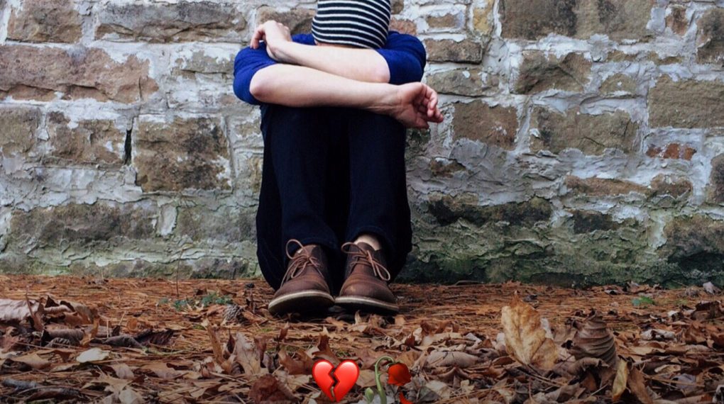 हिंदी में भावनात्मक प्रेम शायरी के 100 सुंदर उदाहरण